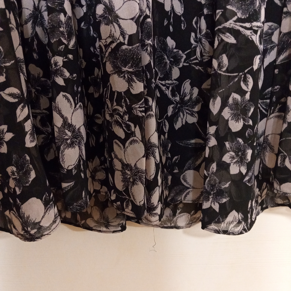 Just...Taylor Black and Gray Floral Maxi Dress - Picture 2 of 7